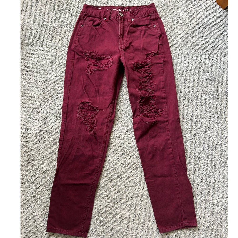 American Eagle Burgundy Distressed Mom Jeans!
